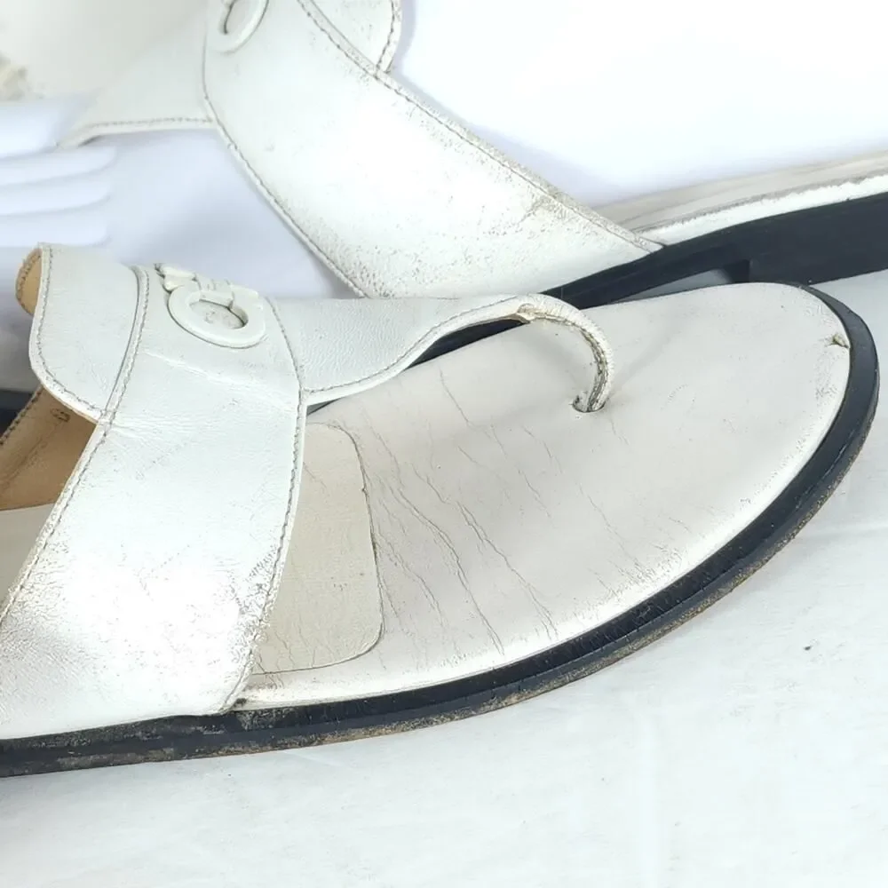 Salvatore Ferragamo Women's US 6,5C White Leather Thong Slip On Flat Sandals